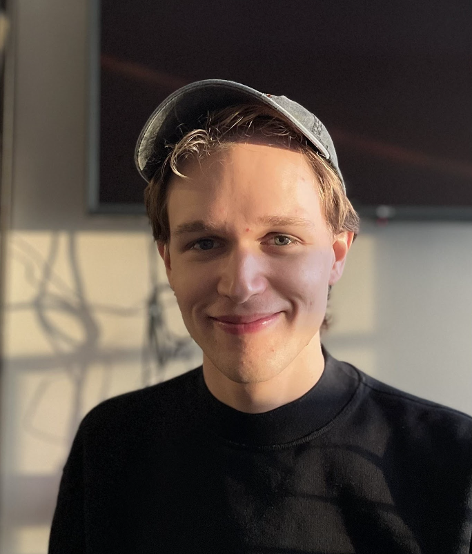 photo of Daniel Saunders